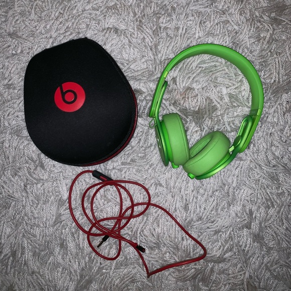 Neon green Beats Headphones by Dr. Dre - Picture 1 of 1